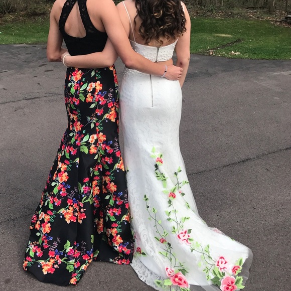 Sherri Hill prom dress - Picture 3 of 4